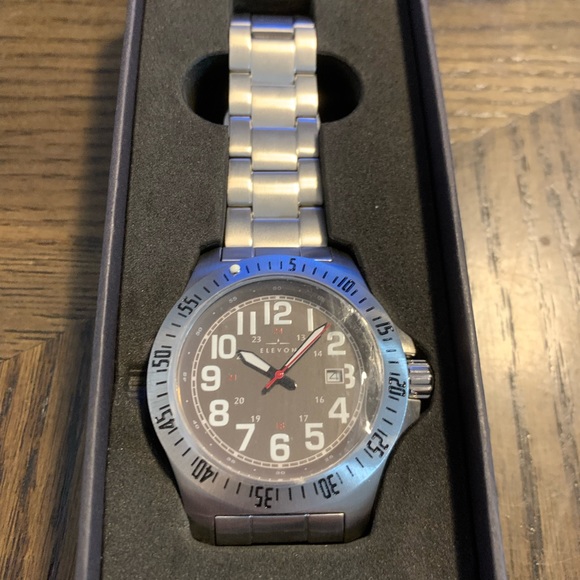 Men’s Elevon Watch- New - Picture 2 of 8